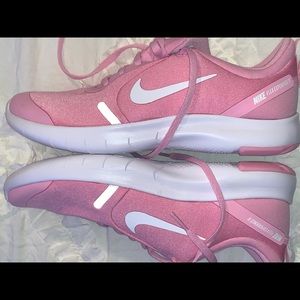 New! No tags, Pink Nikes Flex Experience 8